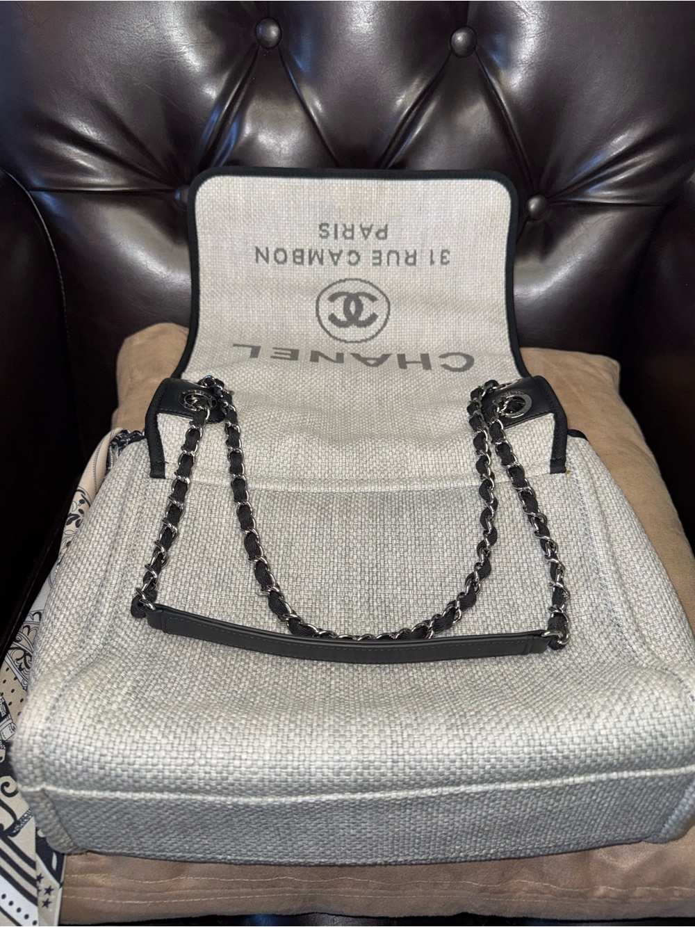💎AUTHENTIC CHANEL GRAY RAFFIA DEAUVILLE MESSENGER/SHOULDER BAG/CROSSBODY-EUC - Picture 10 of 17